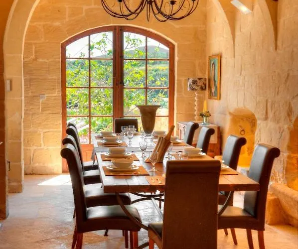 Dar Il-wied * Għarb