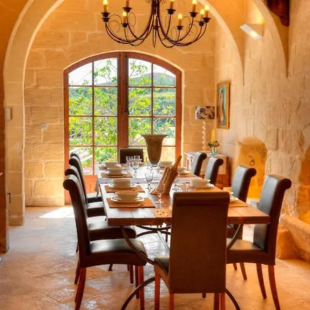 Dar Il-wied * Għarb