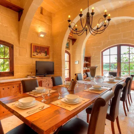 Villa Dar Il-wied Għarb